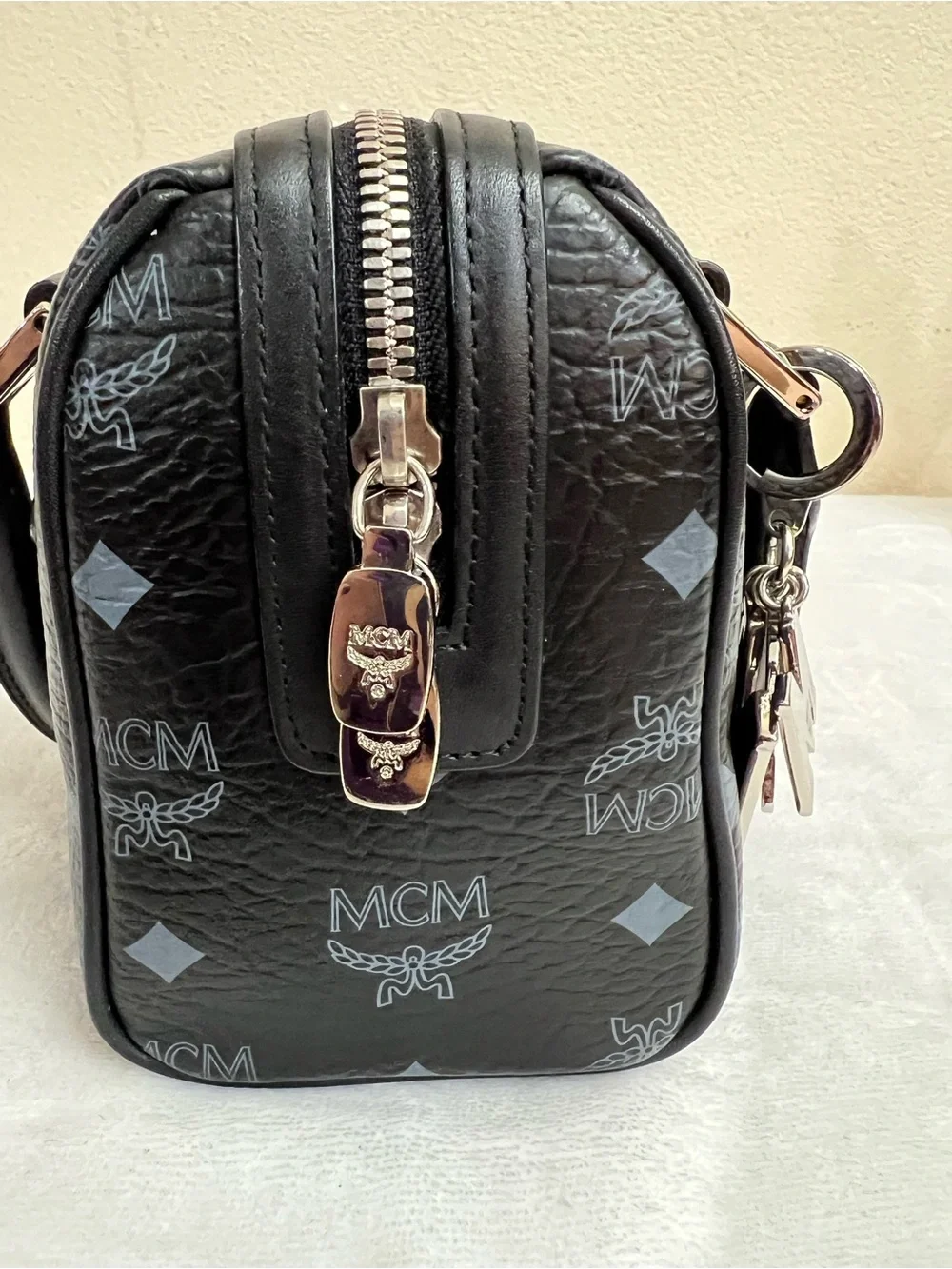 AUTH MCM BOSTON 20